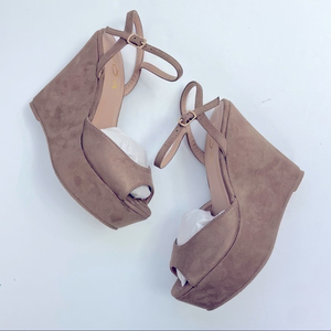 NOA Vegan Suede Wedge Peep-toes‎